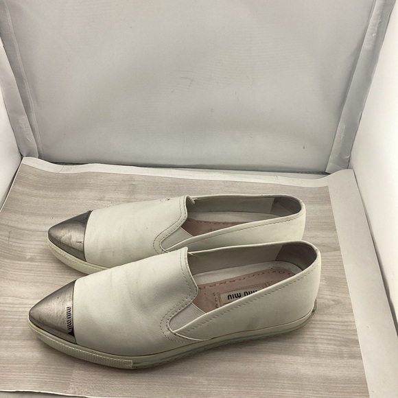 Miu Miu Cream Flats with Metallic Silver Accents - Picture 2 of 4